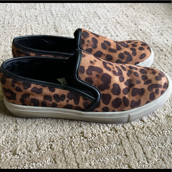Cheetah suede-like loafers - Picture 3 of 8